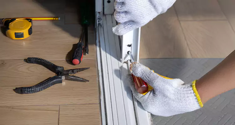 Screen Door Wheel Replacement in Lealman, FL