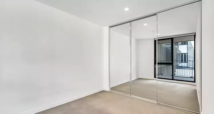 Why Homeowners Choose Us for Sliding Mirror Door Replacement in Lealman, FL