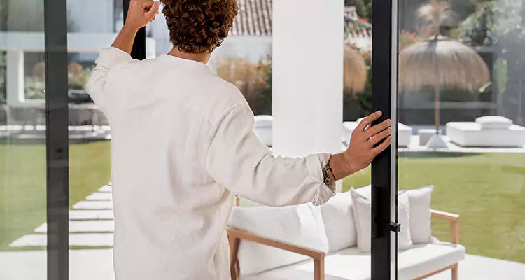 Fix Backyard Sliding Door Hard To Operate in Lealman, FL